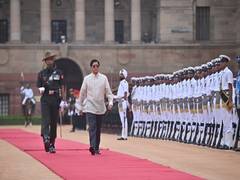 
      
      Philippines President greeted at Rashtrapati Bhavan forecourt
      
      