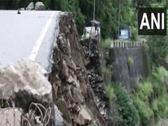 
      
      Uttarakhand: Portion of a road collapses at Maniri in Uttarkashi
      
      