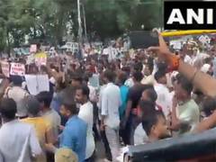 
      
      STET aspirants protest in Patna, police resort to lathicharge
      
      