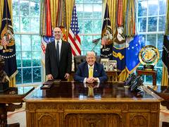 
      
      Trump nominates his Economic Advisors' Chair to Fed's board
      
      