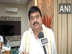 
      
      Telangana BJP chief slams Congress govt over phone tapping case
      
      