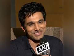 
      
      Pratik Gandhi hilariously ask Kunal Khemu about Madgaon Express 2
      
      