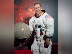 
      
      Jim Lovell, Commander of NASA's Apollo 13 mission passes away
      
      