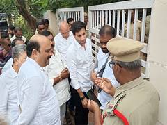 
      
      Andhra: YSRCP leaders meets DGP
      
      
