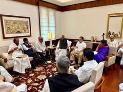 
      
      INDIA Bloc leaders to meet in Parliament to chalk out strategy
      
      