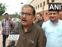 
      
      RJD MP Manoj Jha accuses EC over 'vote chori'
      
      