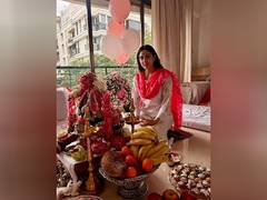 
      
      Sara Ali Khan turns 30, performs puja at home 
      
      