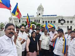 
      
      Chennai sanitation workers continue to protest against privatisat
      
      