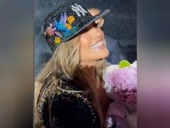
      
      JLo expresses gratitude to audience for attending her summer gigs
      
      