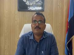 
      
      Uttarakhand Police stop pilgrims at Sonprayag due to heavy rains
      
      
