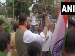 
      
      Bihar Dy CM Samrat Chaudhary takes part in Tiranga Yatra 
      
      