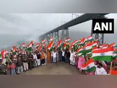 
      
      J-K: Local residents in Reasi hold Tiranga Rally near Chenab Brid
      
      