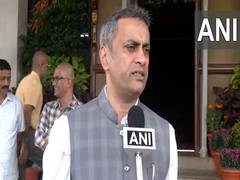 
      
      Congress accuses Centre of diverting semiconductor projects to
      
      