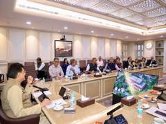 
      
      Piyush Goyal meets pharma industry leaders to discuss R&D, compet
      
      