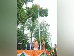 
      
      MP CM Mohan Yadav hoists national flag on 79th Independence Day 
      
      