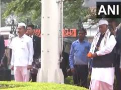 
      
      Mallikarjun Kharge hoists Tricolour at Congress Headquarters
      
      