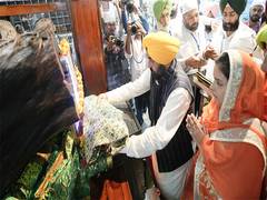 
      
      Punjab CM Mann pays obeisance at Tilla Baba Sheikh Farid
      
      