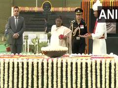 
      
      President Murmu pays floral tribute to Atal Bihari Vajpayee
      
      