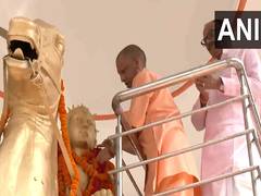 
      
      Uttar Pradesh CM pays tribute to Rani Avantibai Lodhi
      
      