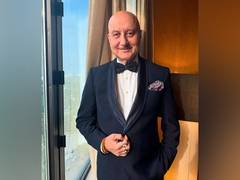 
      
      Anupam Kher shares picture with President Murmu
      
      