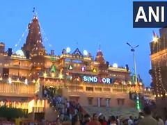 
      
      Large number of people visits Mathura Krishna Janambhoomi temple
      
      