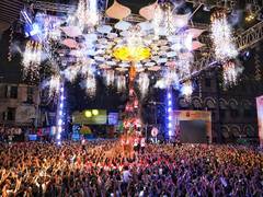 
      
      Thousands throng Pune’s Lal Mahal Chowk for unique DJ-free Dahi Handi
      
      