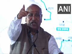 
      
      Mallikarjun Kharge criticises PM Modi for praising RSS
      
      