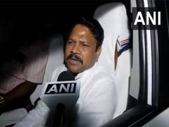 
      
      Congress, BJP leaders meet Naveen Patnaik in Bhubaneswar 
      
      