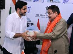 
      
      N Lokesh meets Nitin Gadkari on Kuppam-Bengaluru-Chennai corridor
      
      