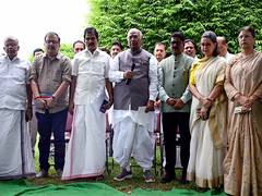 
      
      INDIA bloc to meet today evening to decide candidate for VP
      
      