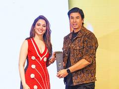 
      
      Tamannaah Bhatia Felicitates Gospel Music Maestro Dr. Amit Kamle 
      
      