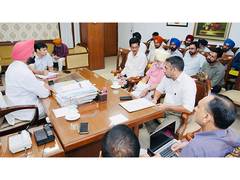 
      
      Transport Minister Laljit Singh Bhullar meets Transport Unions; a
      
      