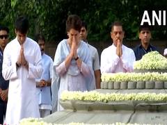 
      
      Priyanka Gandhi, Kharge, Chidambaram pay tribute to Rajiv Gandhi
      
      