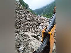 
      
      Uttarakhand: Gangotri & Yamunotri Highways blocked; clearance on
      
      