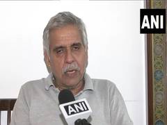 
      
      Sandeep Dikshit questions SC's revised order on stray dogs
      
      