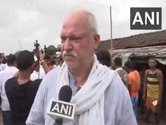 
      
      Congress’ Shakil Ahmed Khan backs Tejashwi Yadav
      
      