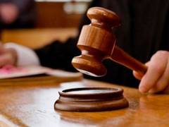 
      
      Delhi lawyers to intensify protest against recent LG notification
      
      