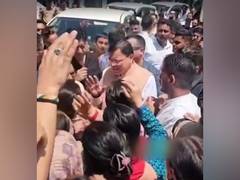 
      
      CM Dhami stops his convoy to listen to problems of Tharali peopl 
      
      