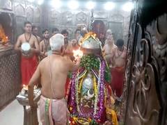 
      
      MP: Devotees throng Mahakal Temple in Ujjain on Hartalik Teej
      
      