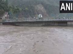 
      
      J-K: Water level of Chenab river increases to 899.3 meters
      
      