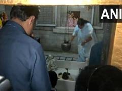 
      
      Delhi CM Rekha Gupta offers prayers on Ganesh Chaturthi
      
      