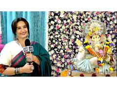 
      
      Divya Dutta welcomes Bappa home on Ganesh Chaturthi 
      
      