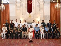 
      
      Durand Cup champions NorthEast United FC meet President Murmu
      
      