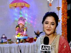 
      
      Ganesh Chaturthi: Rashmi Desai brings home eco-friendly Bappa
      
      