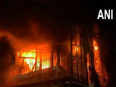 
      
      U'khand: 1 dead after fire breaks out in multi-storey building 
      
      
