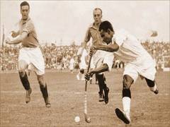
      
      UP CM Yogi pays tribute to Major Dhyan Chand on birth anniversary
      
      