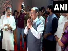 
      
      Pune: JP Nadda offers prayers at Sai Mitra Mandal Ganesh Pandal 
      
      