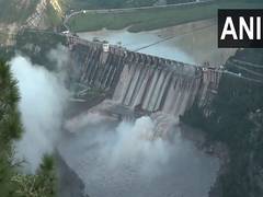 
      
      J-K: Salal Dam gates opened as water levels in Chenab 
      
      