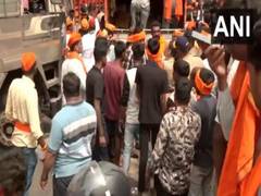 
      
      Maratha agitation: Mumbai Police arrives at Azad Maidan to vacate
      
      