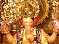 
      
      Malaika Arora, Shilpa Shetty offer prayers at Lalbaugcha Raja
      
      